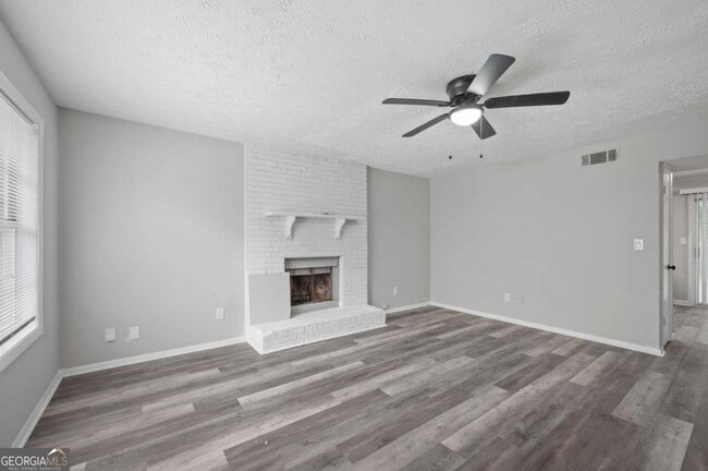 Building Photo - 2897 Spruce Cir