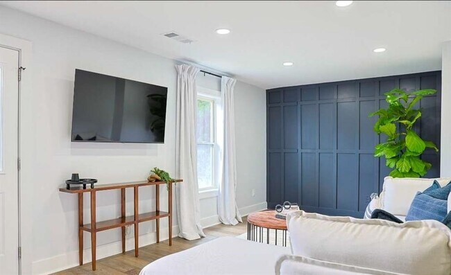 Building Photo - 2184 Skye Isles Pass SE