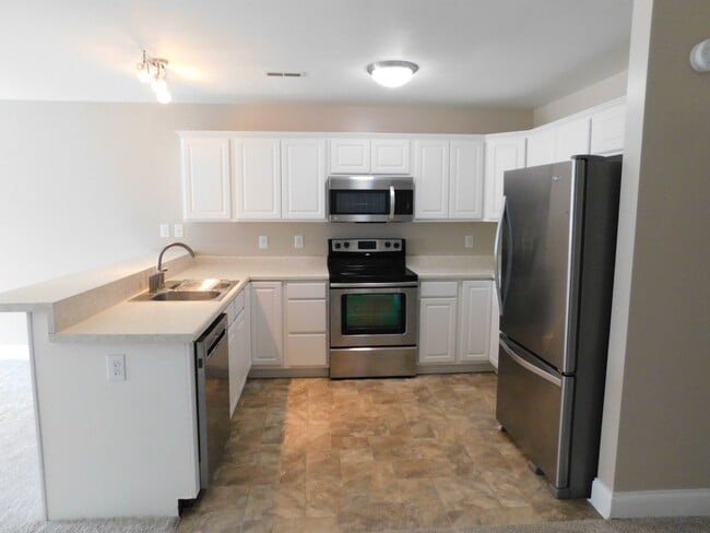 Building Photo - Location, Location, Location!!