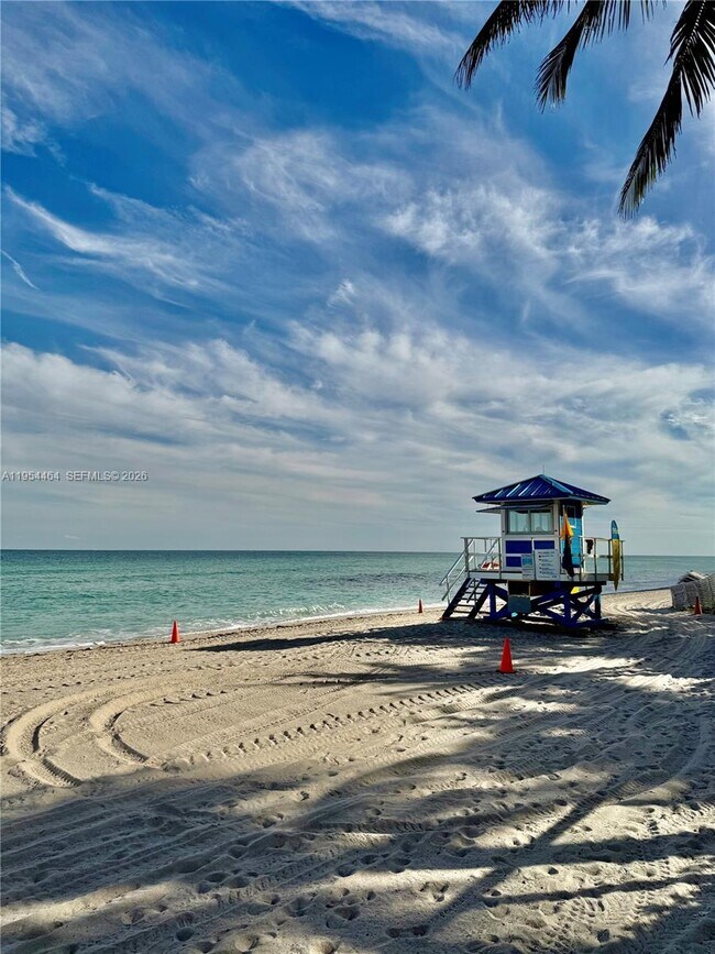 Building Photo - 3000 S Ocean Dr