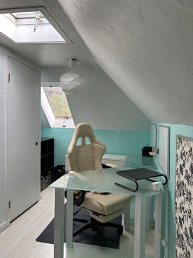 Building Photo - Welcome to this Fully Furnished Crocker Highland Gem!