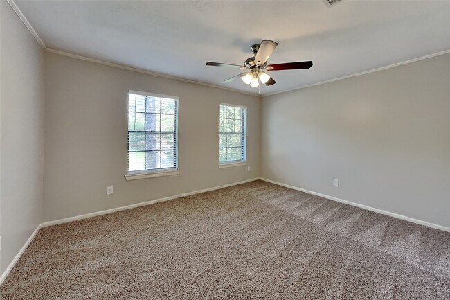 Building Photo - 3918 Forest Village Dr
