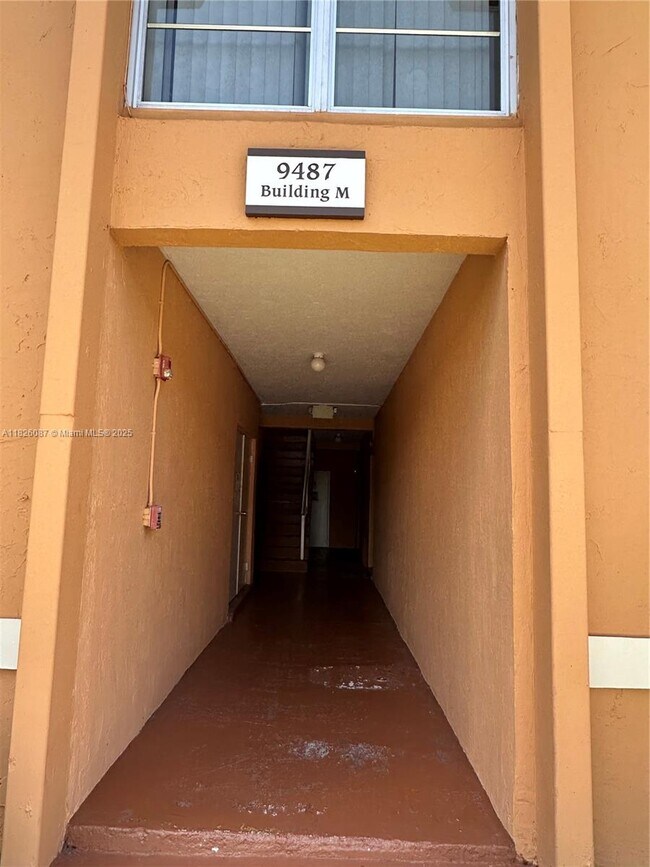 Building Photo - 9487 SW 76th St