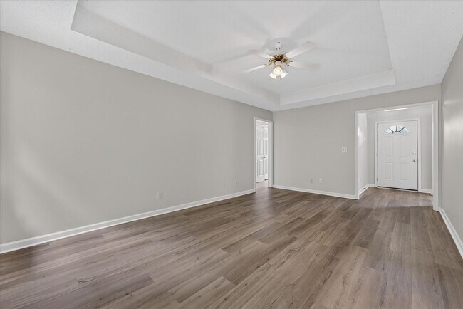 Building Photo - Three Bedroom in Sango!