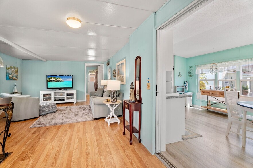 Building Photo - 1368 Nettles Blvd