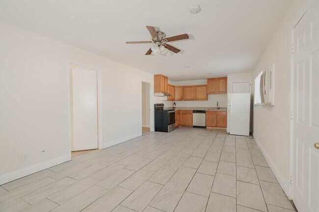Primary Photo - 683 - 695 Vermont Avenue, Turlock CA 95380