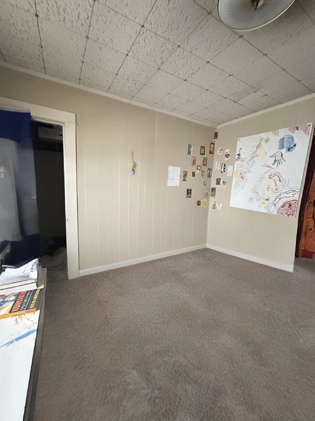 Building Photo - 3 Bed 1 Bath near UWEC! Available June 1st!