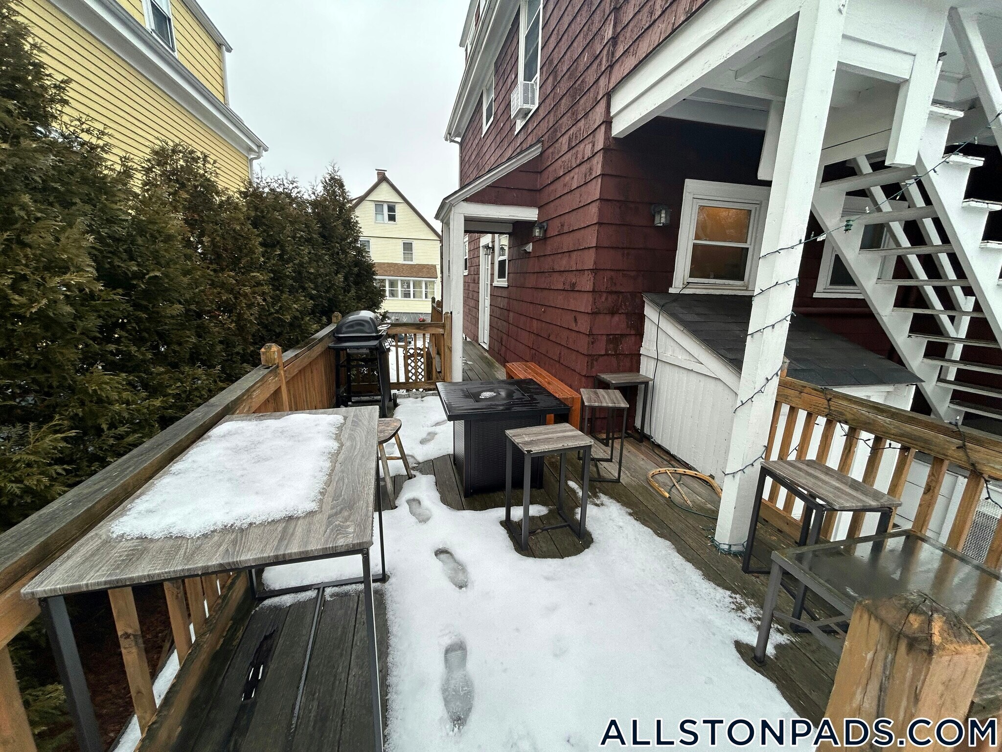 Building Photo - 4 Barstow St