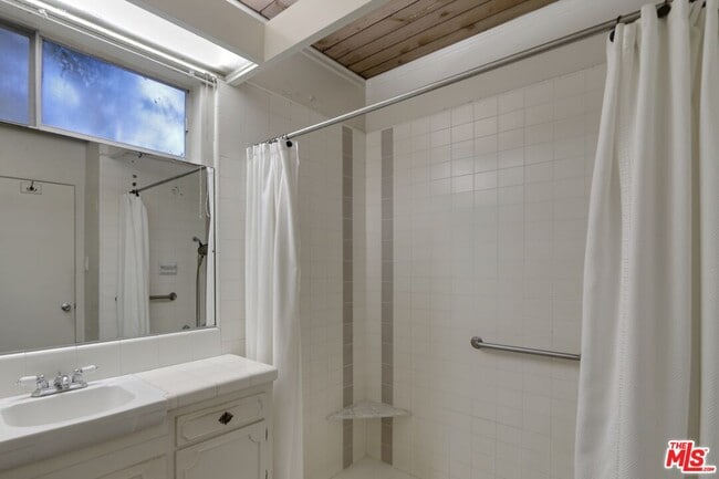 Building Photo - 11667 Picturesque Dr