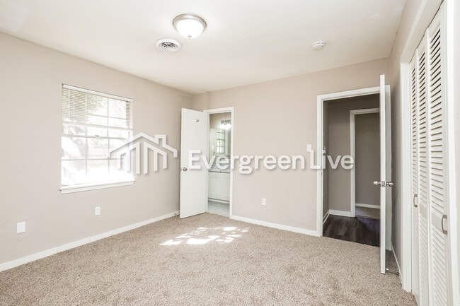 Building Photo - 5805 Baxter Dr