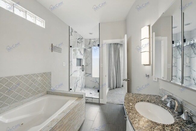 Building Photo - 4040 Avondale Ave