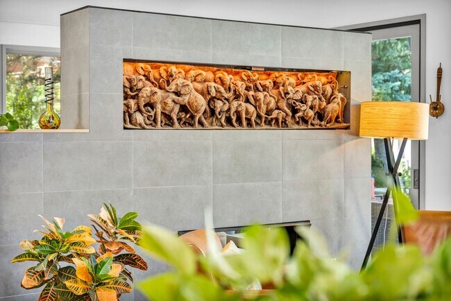 Building Photo - LAKEFRONT LUXURY ON LAKE STANLEY | FULLY FURNISHED + UTILITIES INCLUDED IN GUARDED LAKERIDGE SHORES