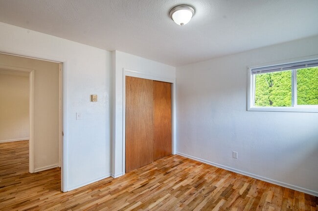Building Photo - Charming, Newly-Renovated 3 Bed, 1.5 Bath ...