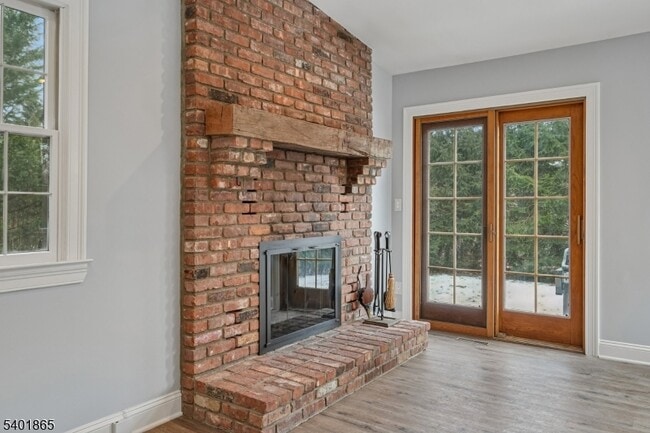 Building Photo - 16-21 Split Rock Rd