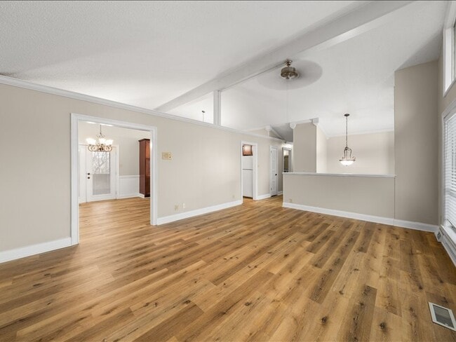 Building Photo - 650 Mize Cir