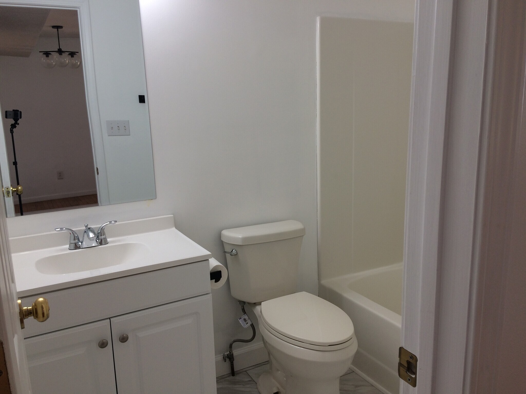 1st floor bathroom - 701 Swadley Rd