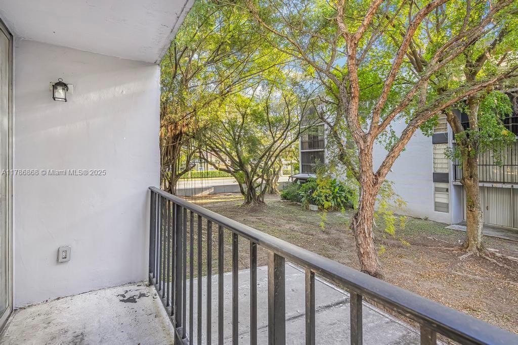 Building Photo - 110 Fontainebleau Blvd