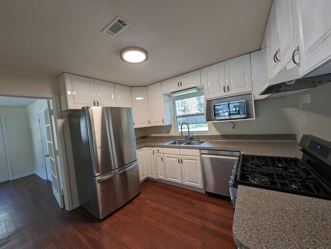 Building Photo - 531 NW 52nd Ter
