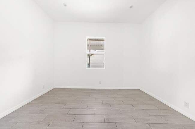 Building Photo - 1510 E Cesar E Chavez Ave