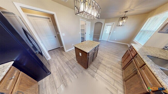 Building Photo - 307 Dober St