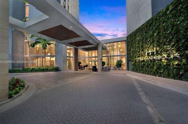 Building Photo - 16385 Biscayne Blvd