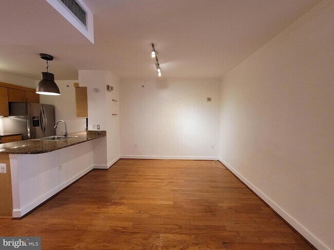 Building Photo - 616 E Street NW Unit 1007