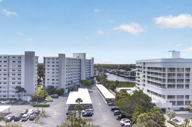 Building Photo - 3215 S Ocean Blvd