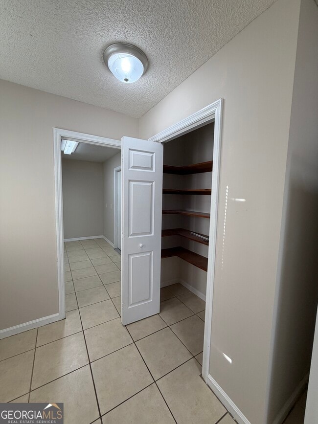 Building Photo - 107 Pineneedle Ct