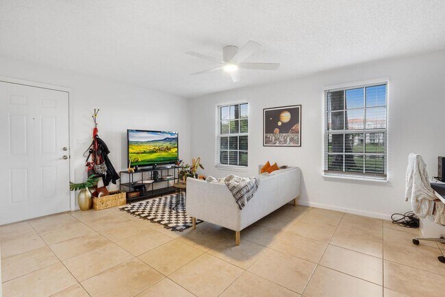 Building Photo - 1215 Crystal Way