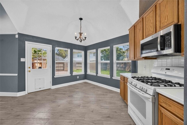 Building Photo - 3519 Crescent Dr