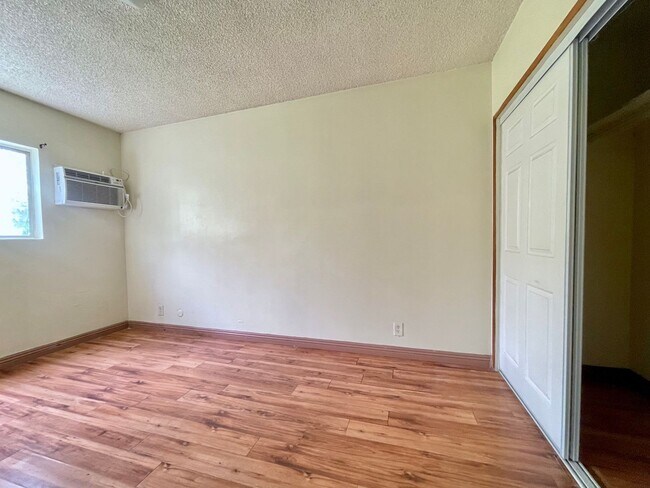 Building Photo - 315 E Avenue 31
