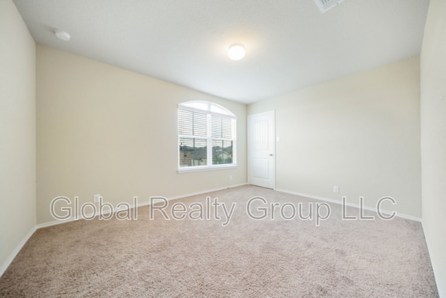 Building Photo - 717 Smooth Wine