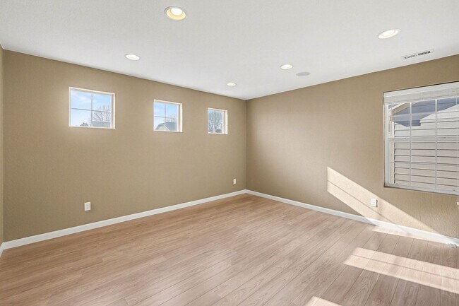 Building Photo - 3038 Percheron Dr