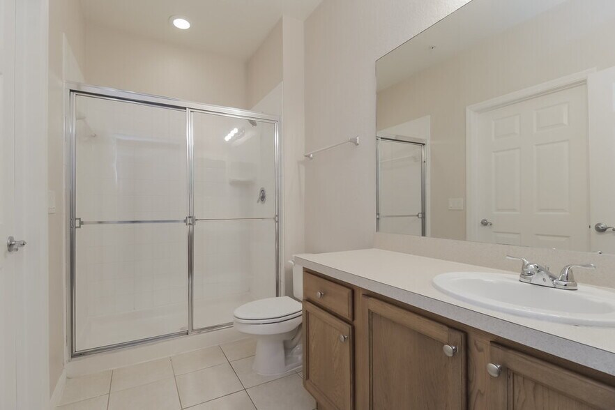 Building Photo - 2586 Grand Central Pkwy