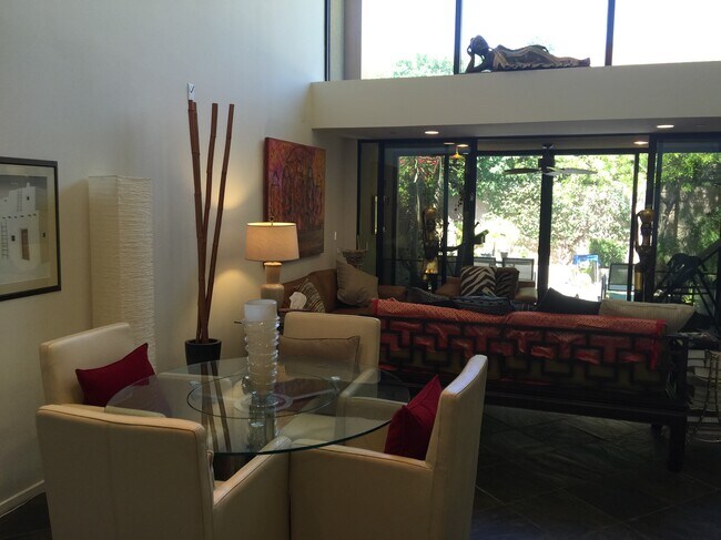 Building Photo - 409 N Avenida Caballeros