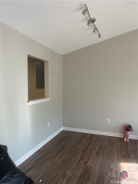 Building Photo - 206 Lavender Lakes Dr