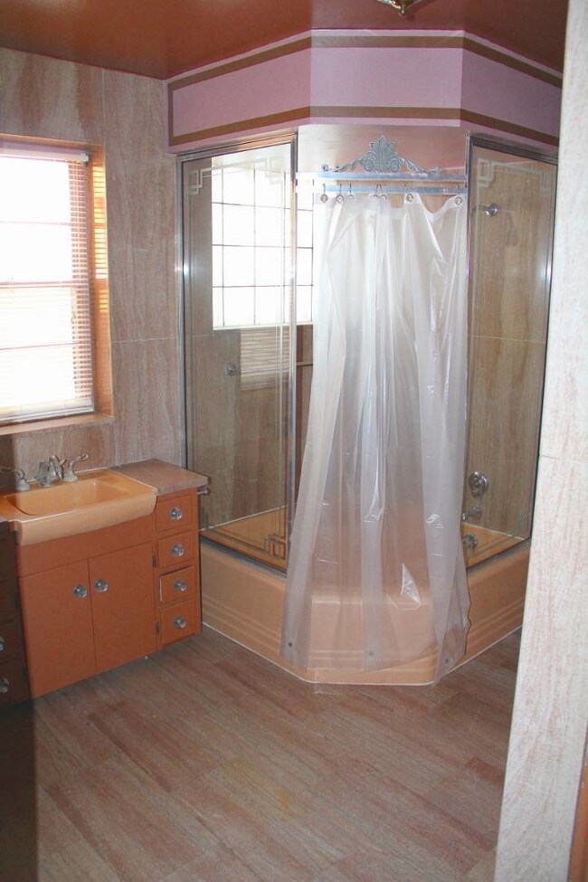 Building Photo - 660 Whitmore Rd