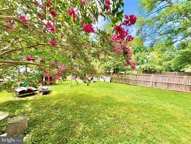 Building Photo - 7538 Morningside Dr NW