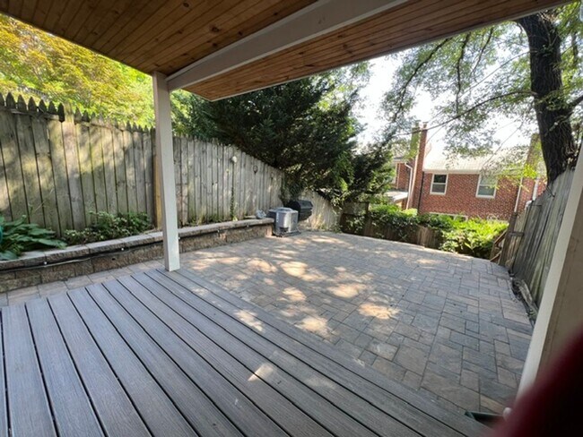 Building Photo - 209 Burgess Ave