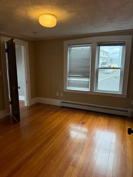 Building Photo - 106 Rockland St