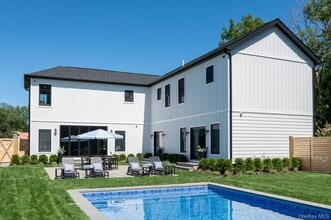 Building Photo - 70 Arshamomaque Ave