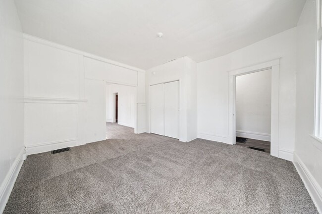 Building Photo - Fresh 3 bedroom home in Jeannette availabl...