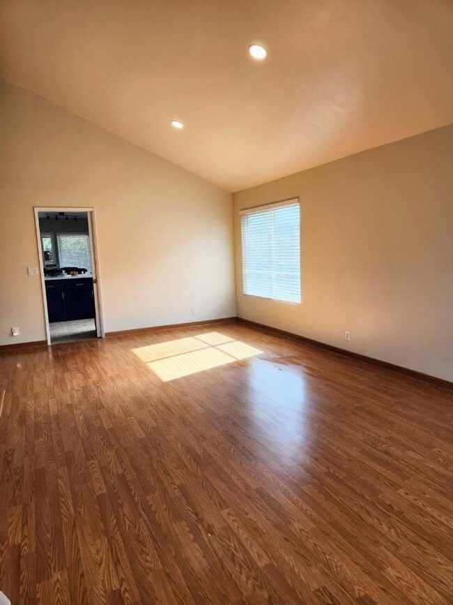 Building Photo - 1897 Cabrena St