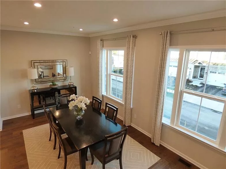 Building Photo - 1008 Mohawk Ln