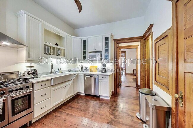 Building Photo - 4936 S St Lawrence Ave