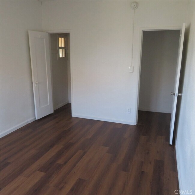 Building Photo - 1464 W 47th St