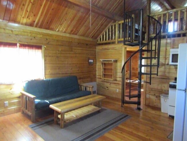 Building Photo - 517 MT-200