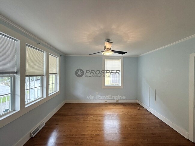 Building Photo - 204 Fishburne St