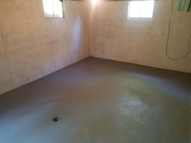 Building Photo - 1420 Gattegno St