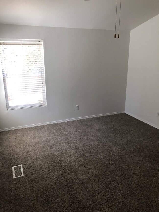 Building Photo - Nice remodeled home in Fall River Estates